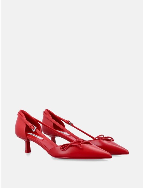 Escarpins Prada en cuir rouge à côtés ouverts – Élégance italienne